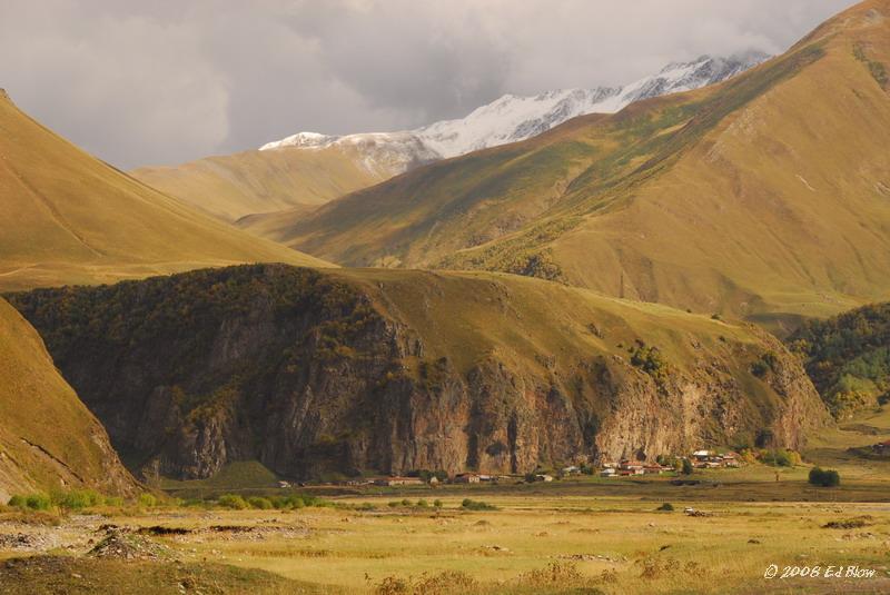 Snuggled village.jpg - Near Kazbek